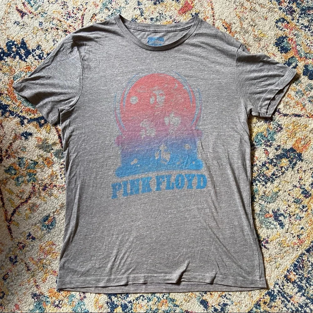 🤘 Classic Pink Floyd Rock n’ Roll Tour Graphic Tee 🤘 - Picture 1 of 5